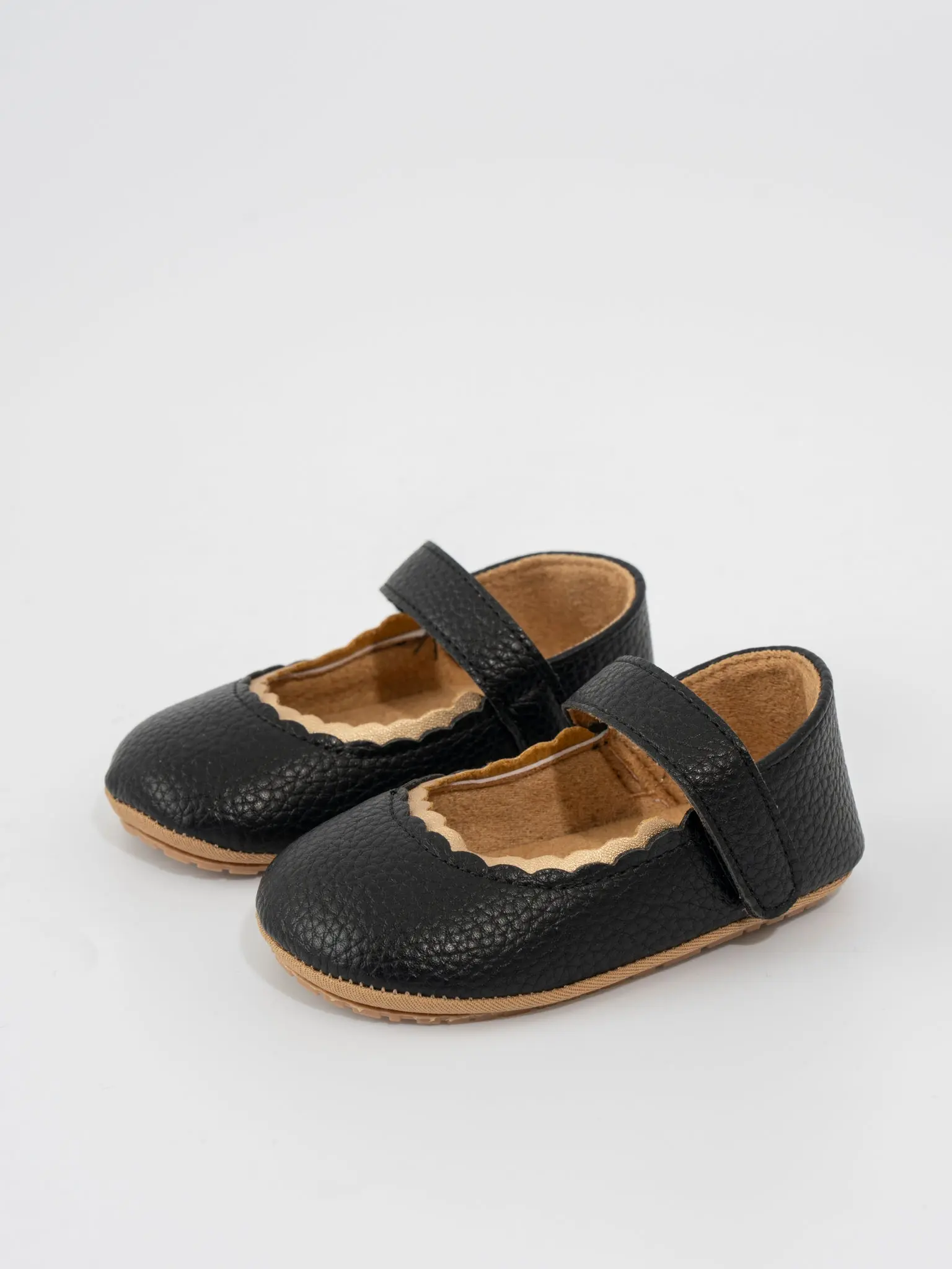 Scalloped Toe Mary Jane Baby Shoe Black
