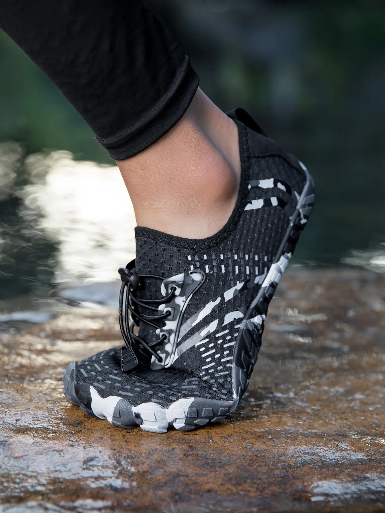 Water Shoes, Unisex Colorblock Quick Drying Barefoot Sports Shoes, Comfortable Lightweight Design Breathable Water Shoes for River Beach Swimming Pool Hiking, Wading Shoes, Water Footwear, Water Aqua Shoes