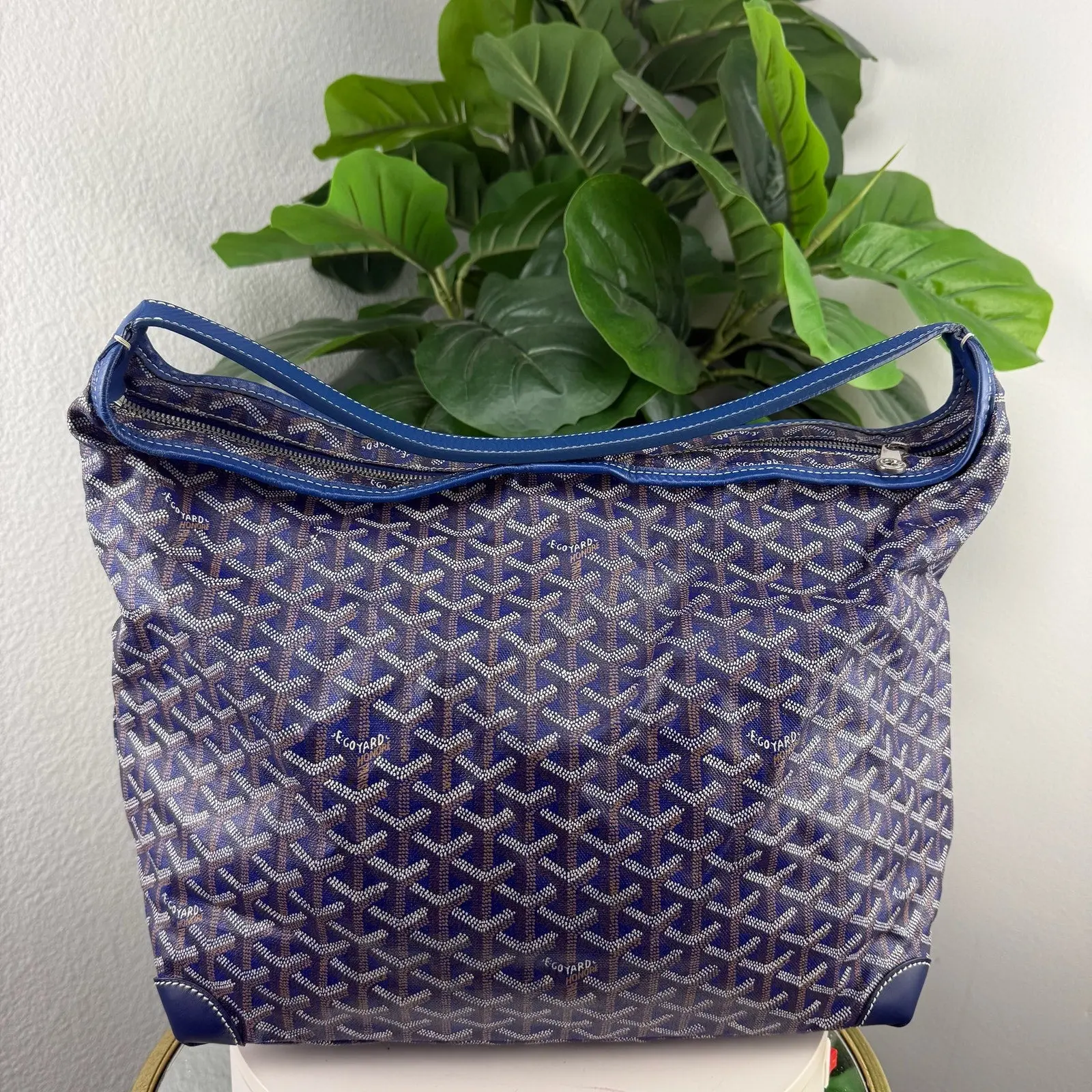 Pre-owned Leather Shoulder bags Goyard Blue Coated Canvas Hobo Zip Shoulder Bag, Suitable for Casual Use with Space for Sunglasses, Phone, Notebook, Tablet, Travel Bags