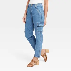 Universal Thread Women's Mid-Rise Distressed Boyfriend Jeans Ankle-Length Relaxed Fit, Medium Wash Universal Thread Women's Mid-Rise Distressed Boyfriend Jeans Ankle-Length Relaxed Fit, Medium Wash