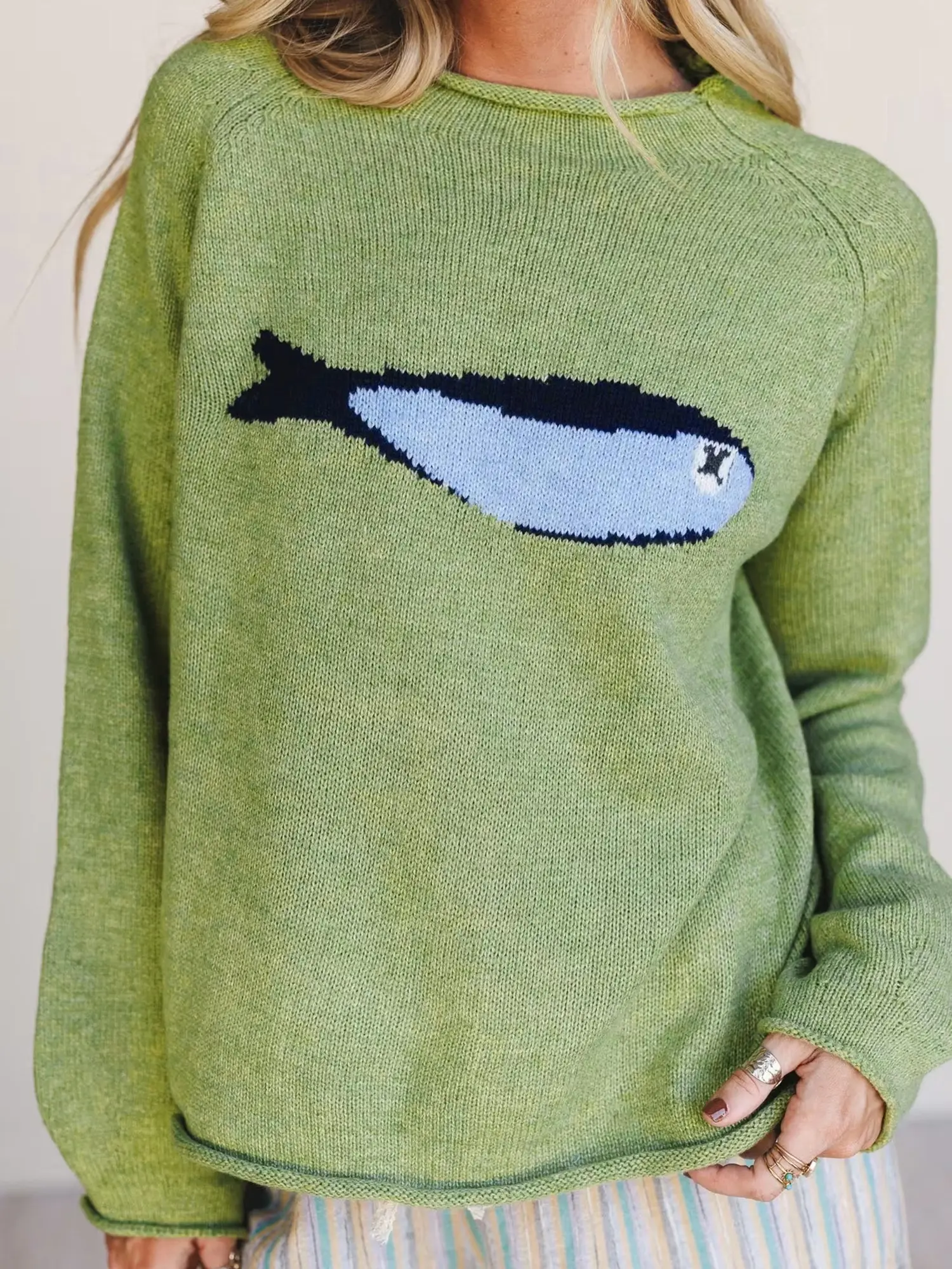 Women’s Fish Motif Knitwear - Oversized Round Neck Long-Sleeves Pullover, Soft Comfortable Relaxed Fit Country Look Novelty Graphic Top for Fall, Winter Casual Wear