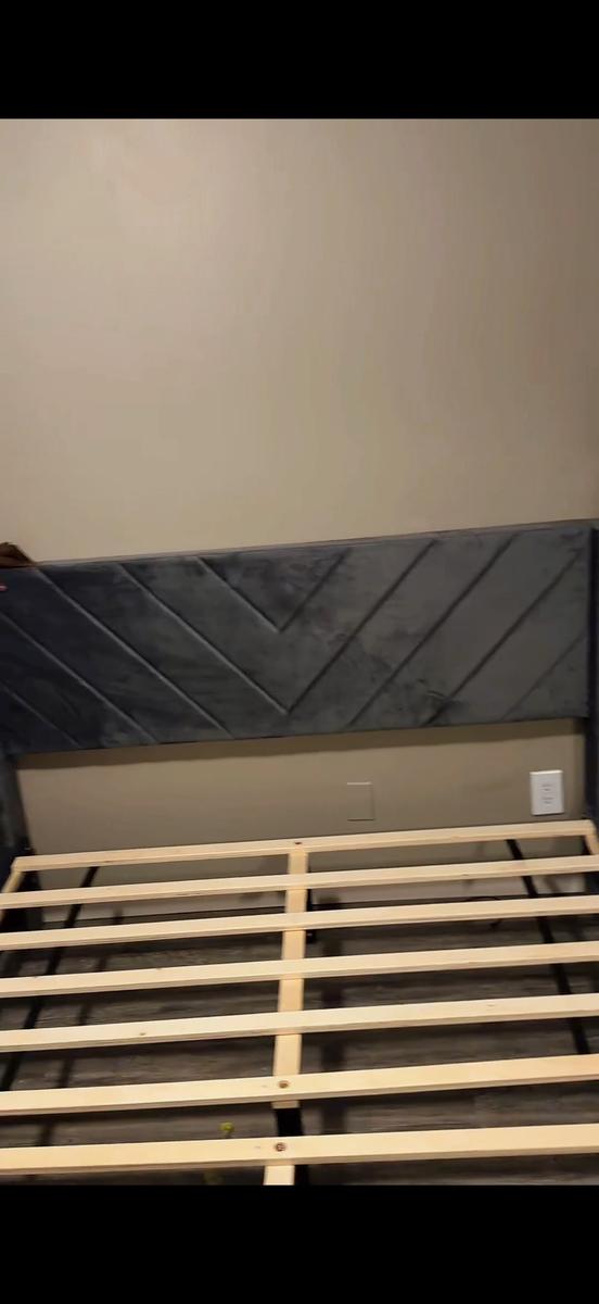 Item: Dark Gray, Queen