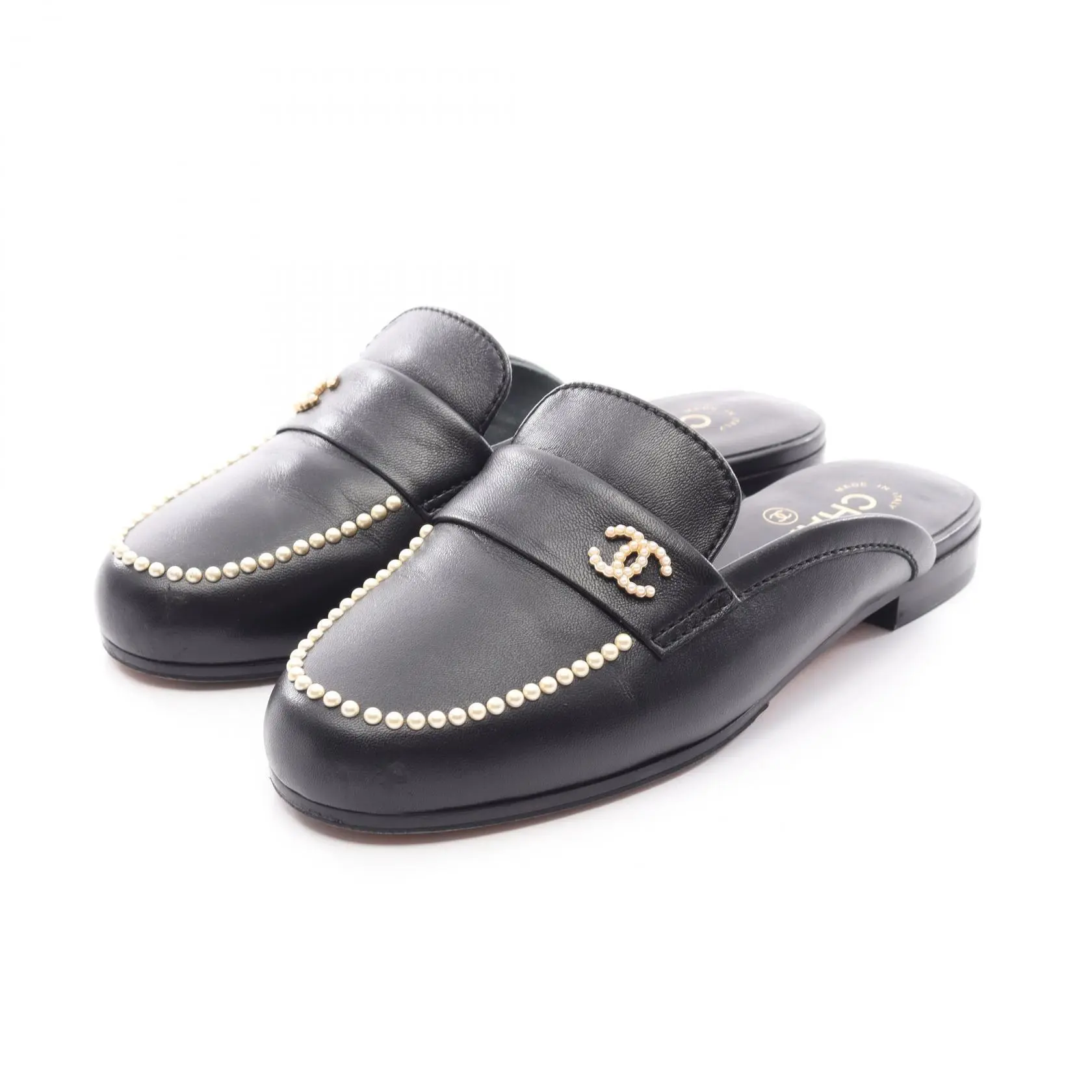 Pre-owned CHANEL Other Small Leather Goods Coco Mark Pearl Leather Mules