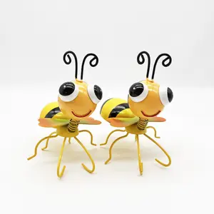 2pcs/4pcs/8pcs Metal Yard Art Cute Bees Garden Decor for Outside Lawn Ornaments Backyard Patio Decor