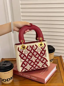 1pc Valentine's DayLadies' handbags are fashionable, simple, casual, and retro, suitable for daily commuting, shopping, dating, versatile, and gift giving. Elegant Minimalist Handbag Ladies' handbags