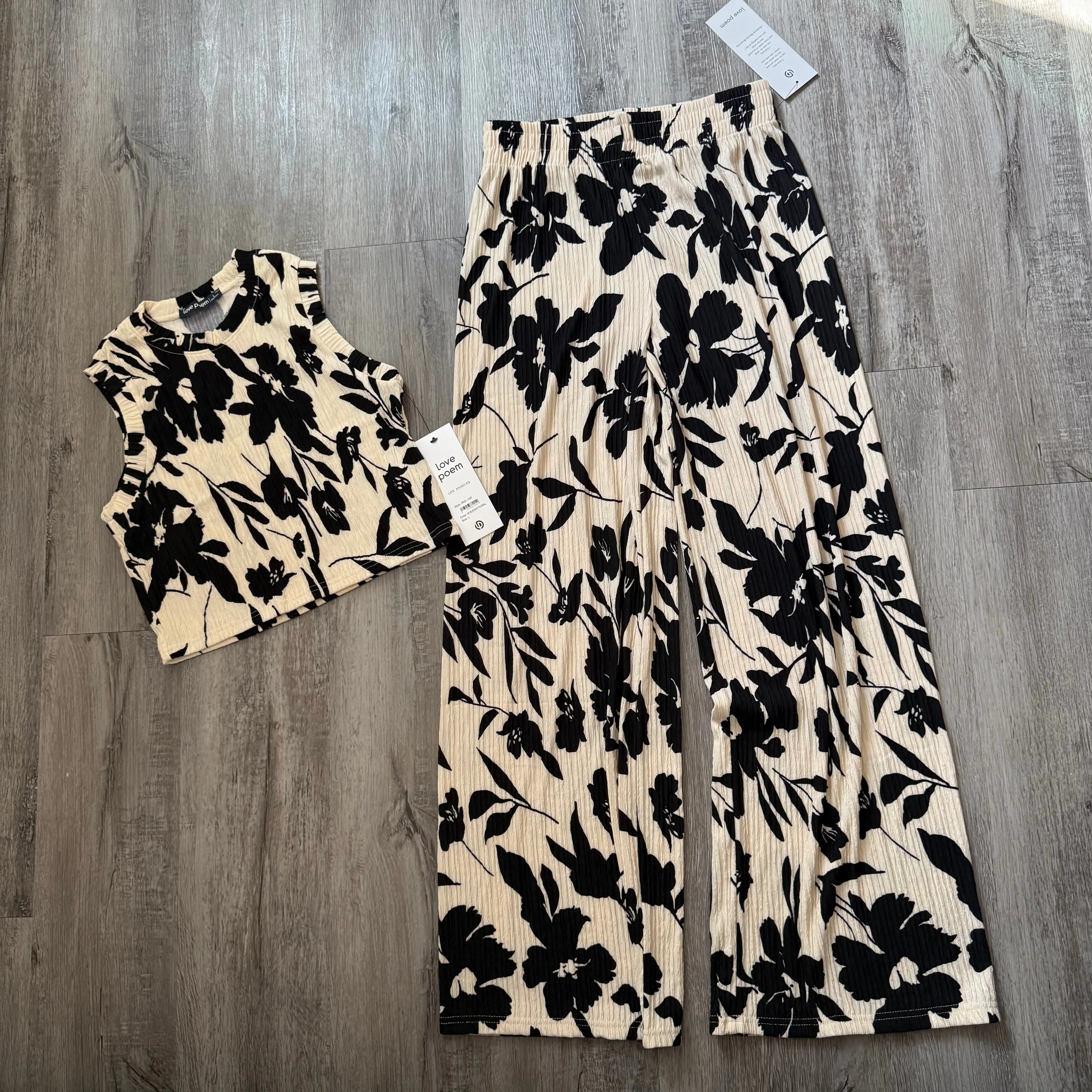 Iris Black Set print