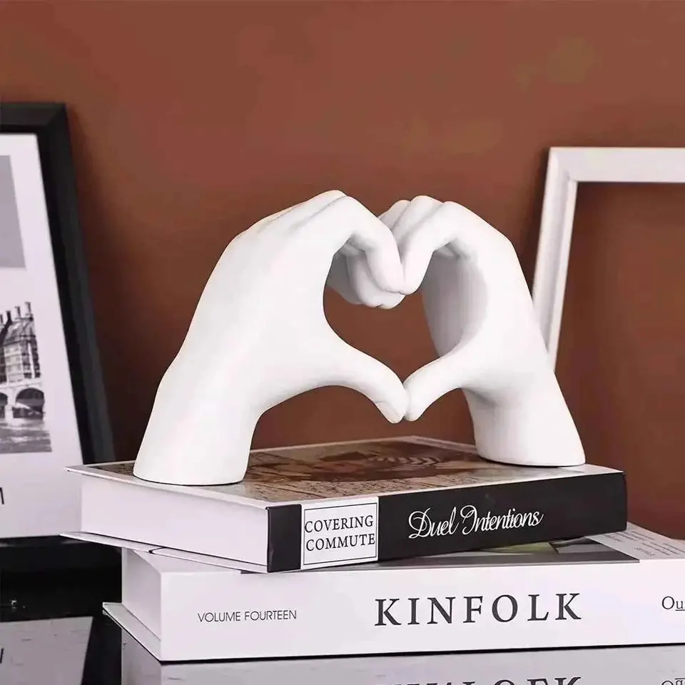 Resin Love Gesture Statue - Nordic Light Luxury Sculpture for Home Office Decor