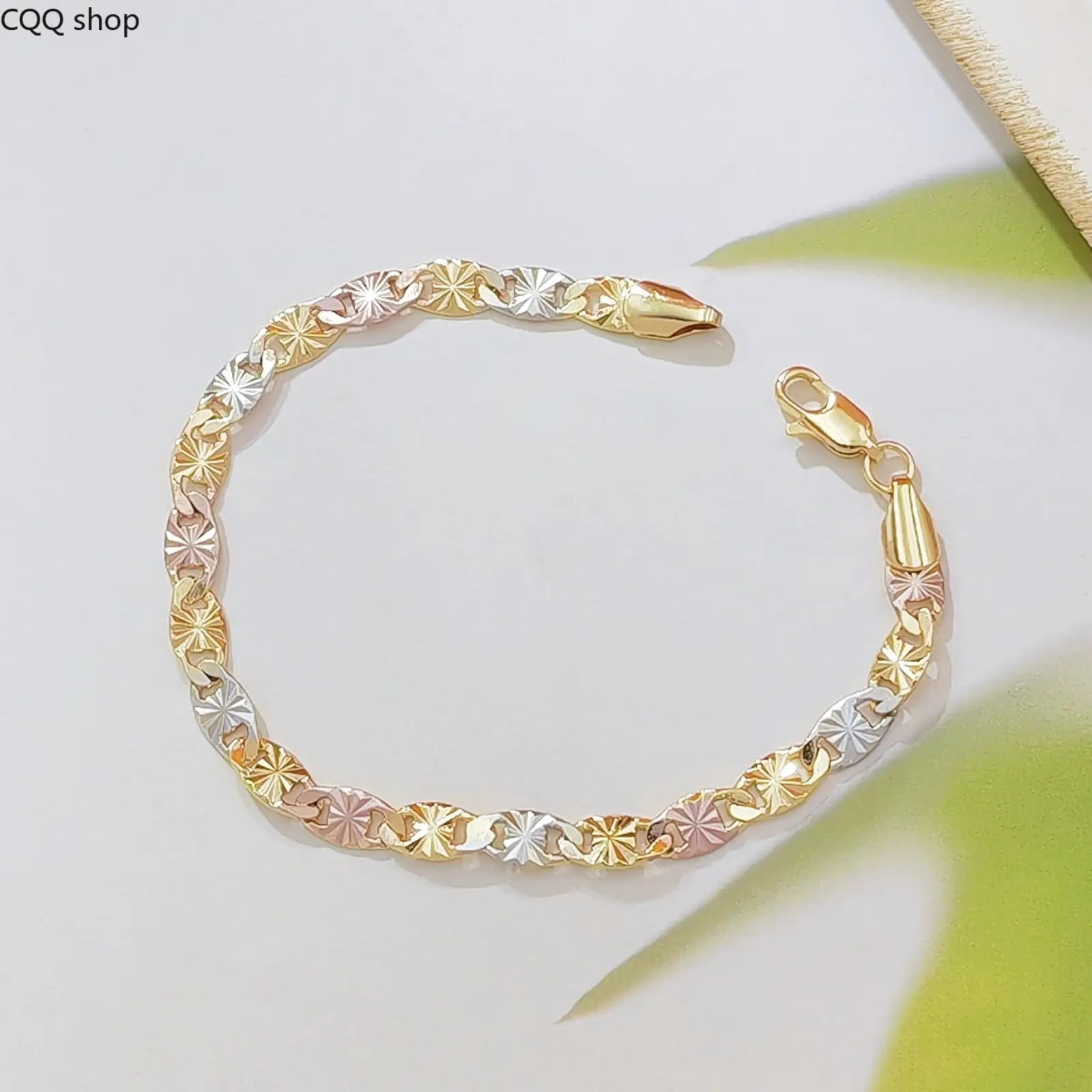 Tri-Color Embossed Chain Wristband - Exquisite Fashion Colorful Bracelet, Polished Glossy Finish, Delicate Cutting Design, Luxe Hand Jewelry for Daily Wear, Casual Occasions, Exquisite Bracelet, Fashion Bracelet