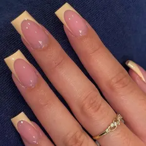 Short Press On Nails Alcohol Free High Gloss Long-lasting Waterproof Fragrance Free