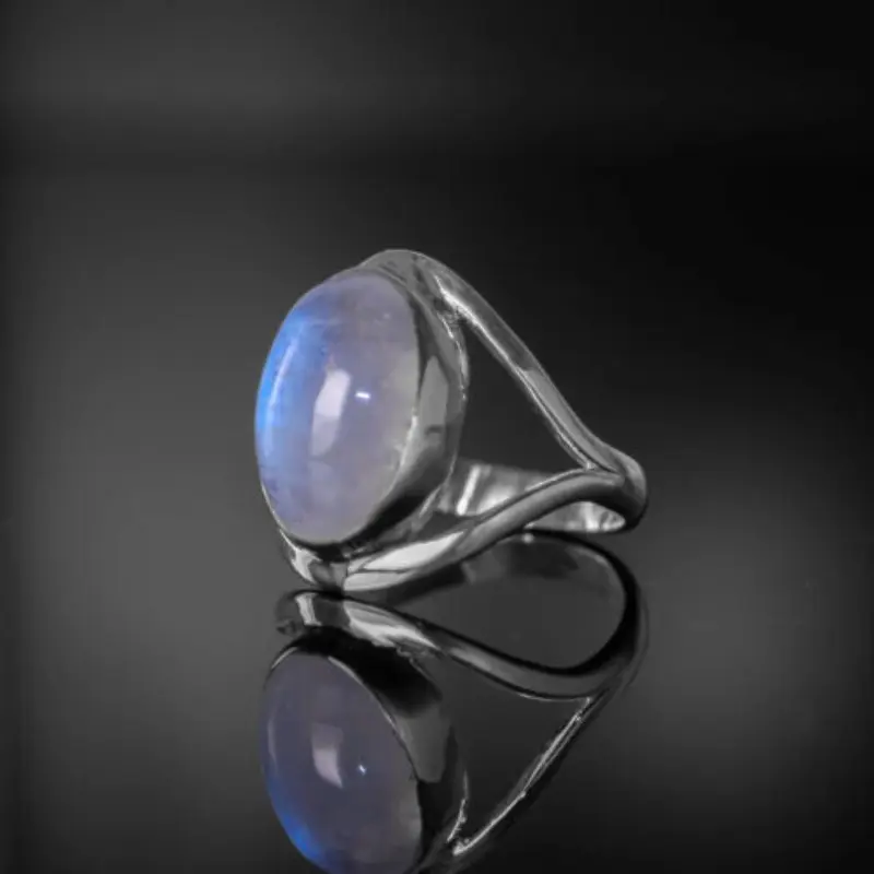 Vintage Moonstone Ring - High Quality, Low-Key, Perfect for Anniversaries and Birthday Gifts