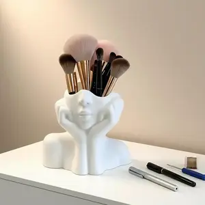 Unique and Creative Storage Box for Makeup Brushes, Pen Holder, Office Installation Tool, Cute Cosmetics Organizer, Makeup Tray