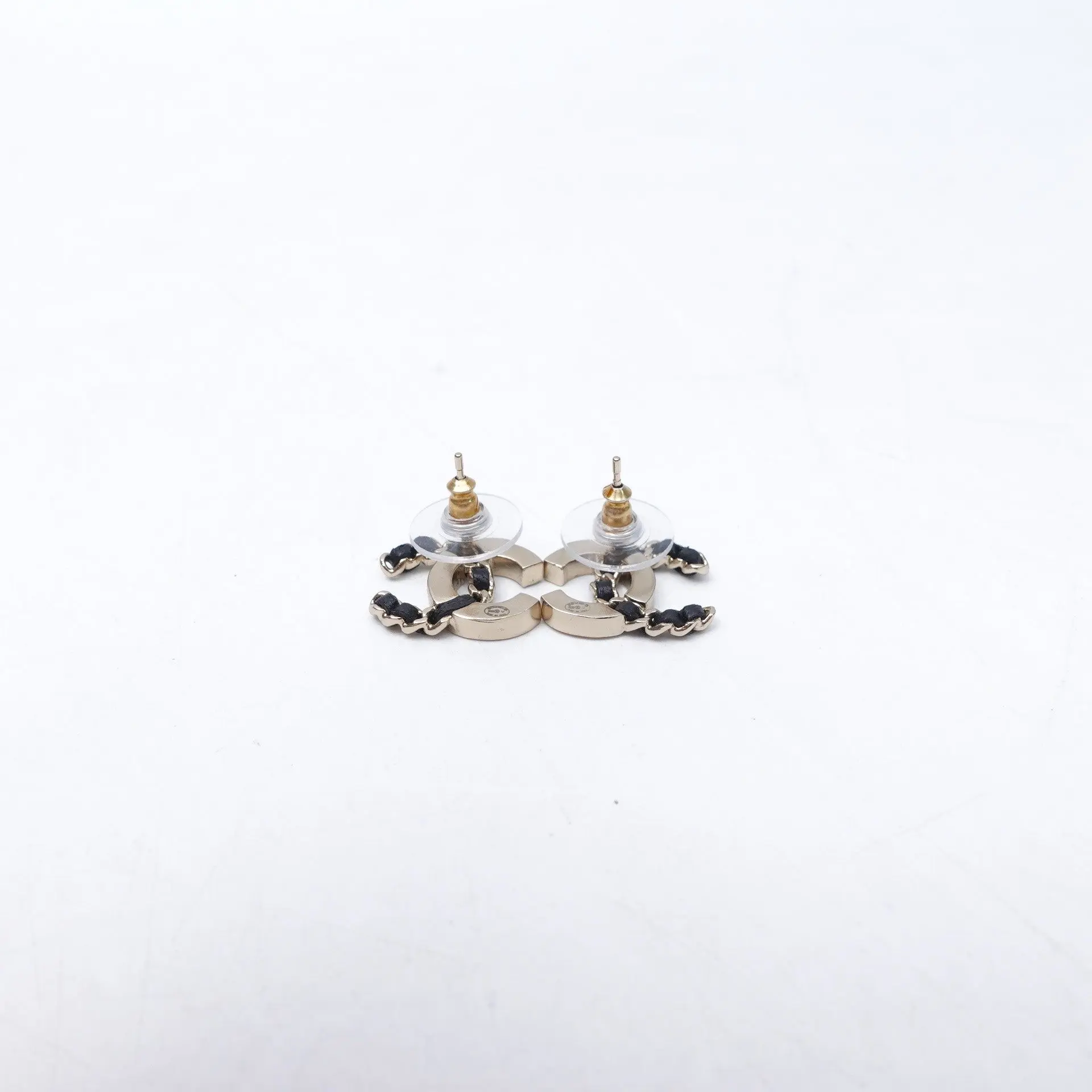 Pre-owned CHANEL Silver Tone Crystal CC Stud Earrings T10423828