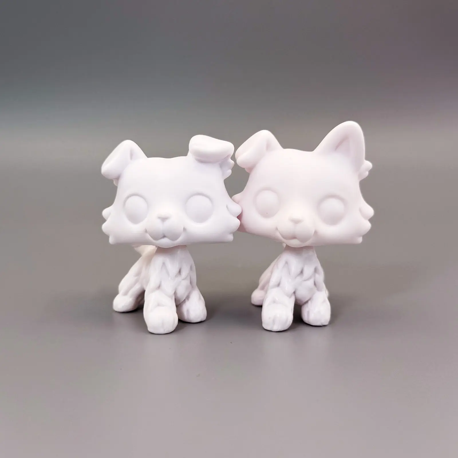 2 Pcs Unpainted Blank Mini Fluffy Puppy Figurines Set - White Paintable Long Hair PVC Hollow Flexible Art Toy, DIY Art Painting Kit Collectible Doll & Figurine Set for Craft, Decoration, Gift
