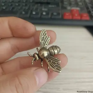 1pc Solid Brass Honeybee & Beetle Figurine - Miniature Insect Craft, Vintage Tea Pet Ornament, Cute Collectible, Home Decor Accessory, Collectible Room Decor for Desktop Display