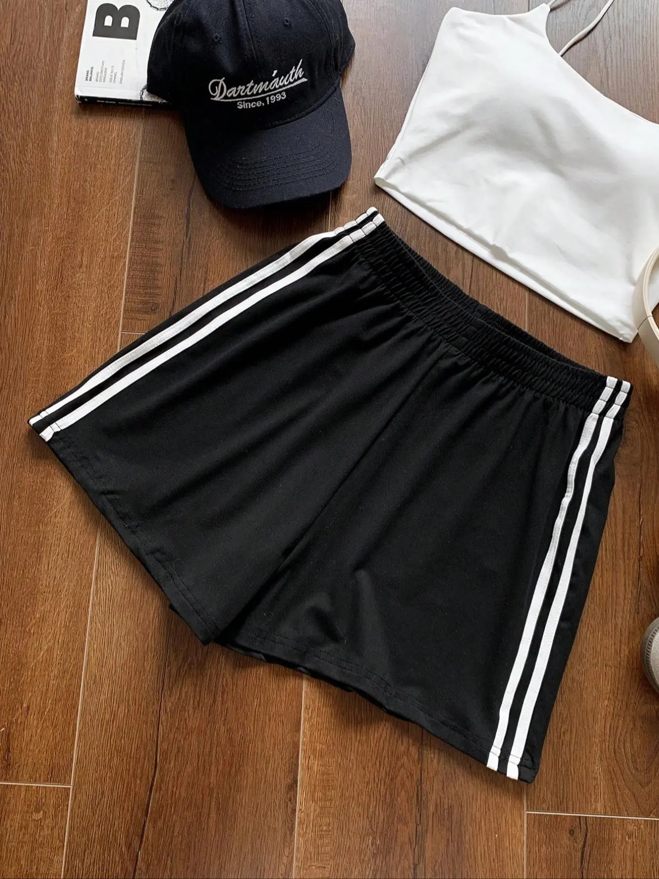 Women's Striped Side Stripe Shorts, Activewear Shorts, Athletic Shorts, Athleisure Shorts, Casual Comfy Breathable Skinny Shorts for Daily Wear, Ladies Bottoms for Summer, Womenswear