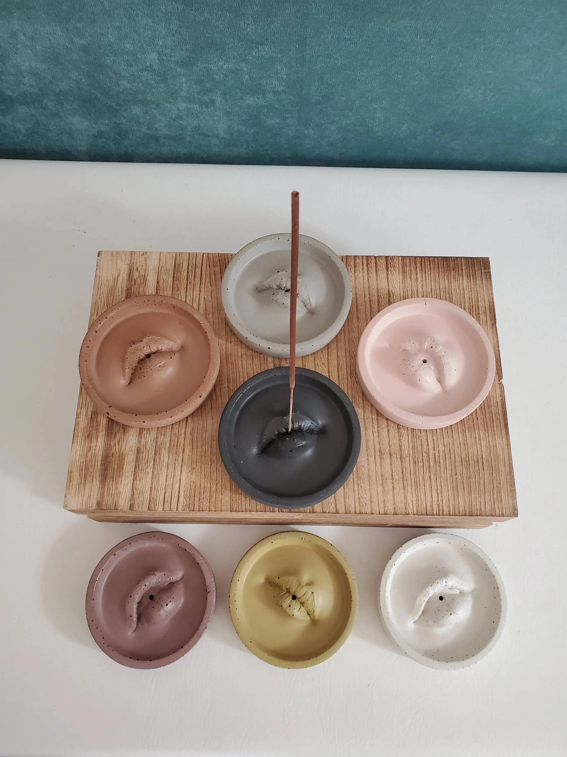 Lip Incense Holder - Concrete
