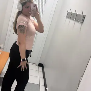 Women's Letter-Print Raglan-Sleeve Sports Tee, Breathable Quick-Drying Round-Neck Short-Sleeve T-Shirt for Yoga, Workouts and Running, Ladies' Sportswear for All Seasons