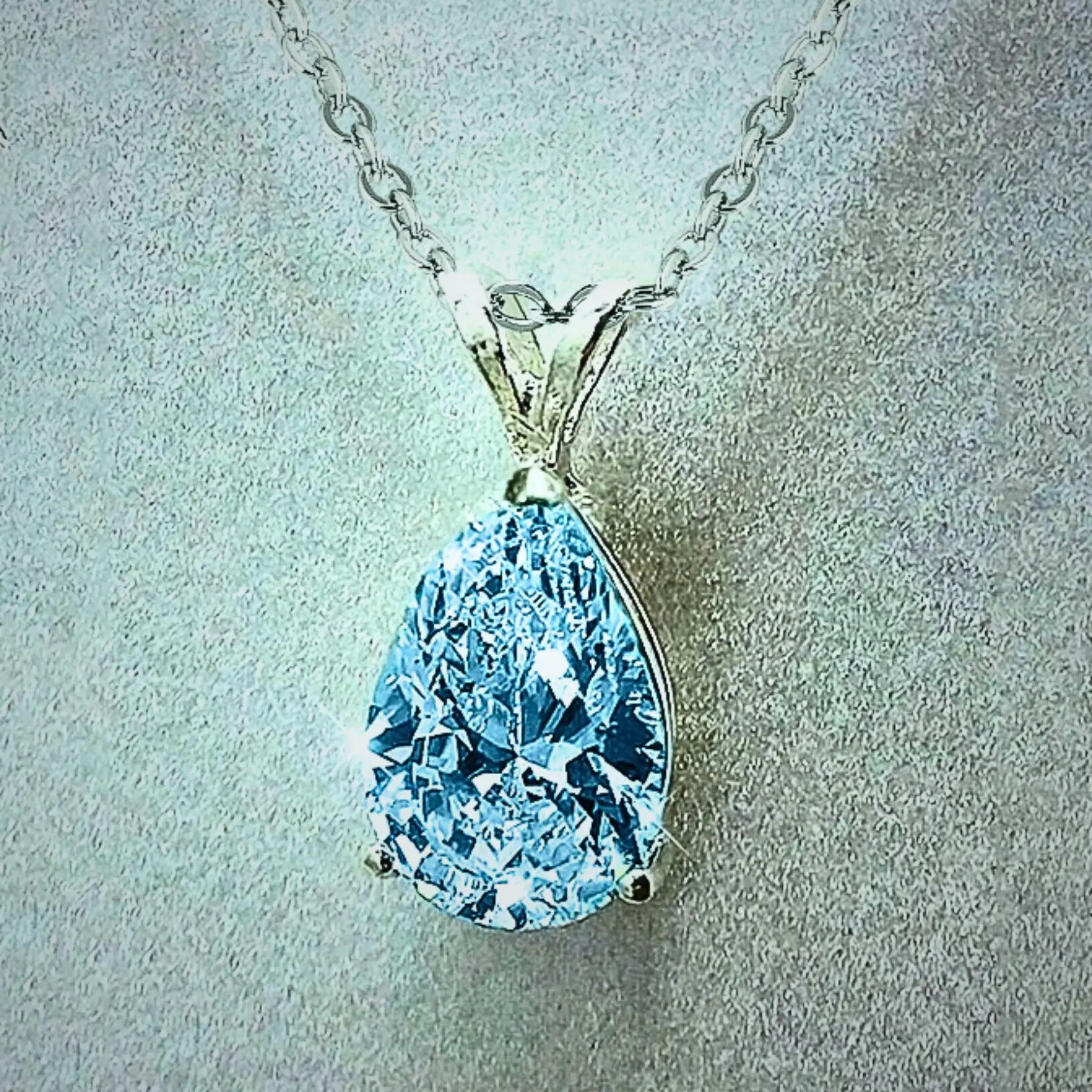 Women's Sparkling CZ Pendant Necklace, Elegant Wedding & Engagement Fashion Jewelry