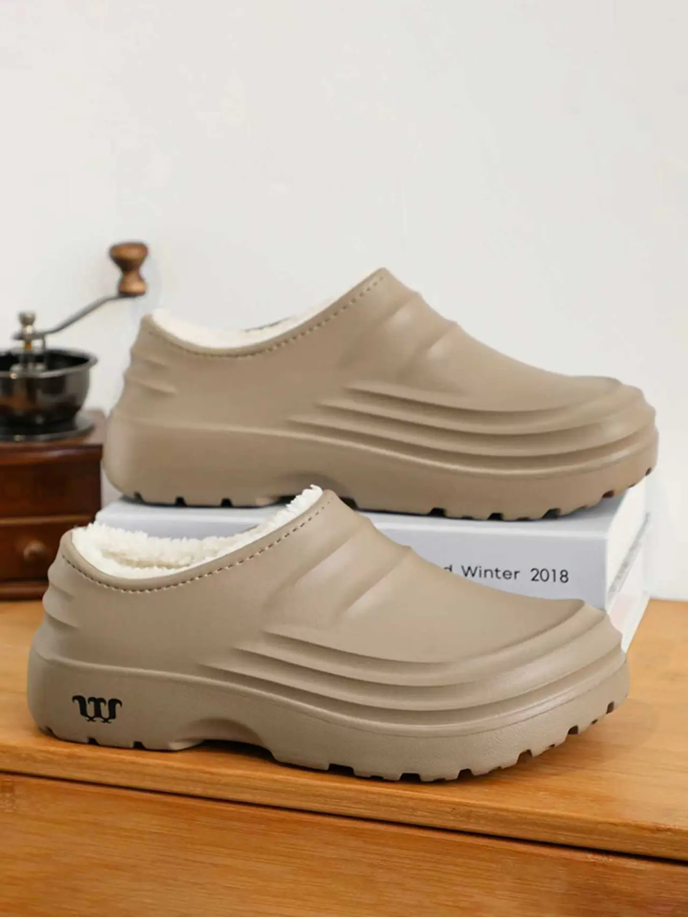 Women's Thick Sole Non-Slip Shoes, Slip On Clog, Kitchen Chef Slippers, Suitable for Restaurants and Hospitals, Warm Winter Home Slippers, Affordable Slippers, Thick Bottom Slippers, Thick Soled Slippers, Non Slip Clogs
