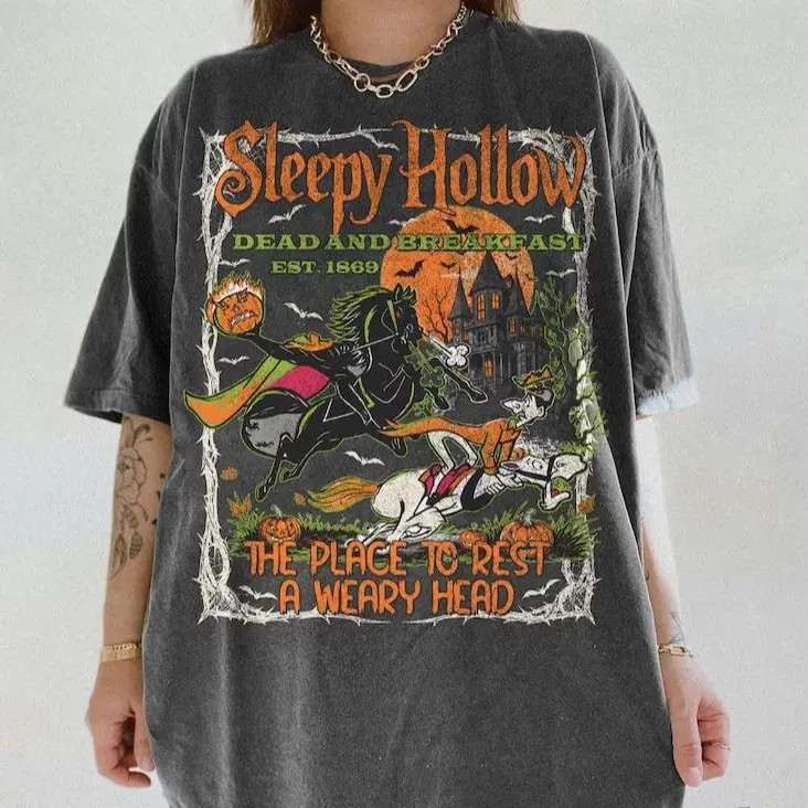 Vintage The Headless Horseman Unisex Shirt, Halloween Sleepy Hollow Dead And Breakfast Tee, Retro Moon Graphic T-shirt Meme T-Shirt