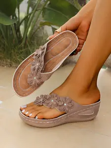 New Sweet Floral Thong Sandals, Versatile Beach Shoes for Women, Height Increasing, Multiple Colors Available