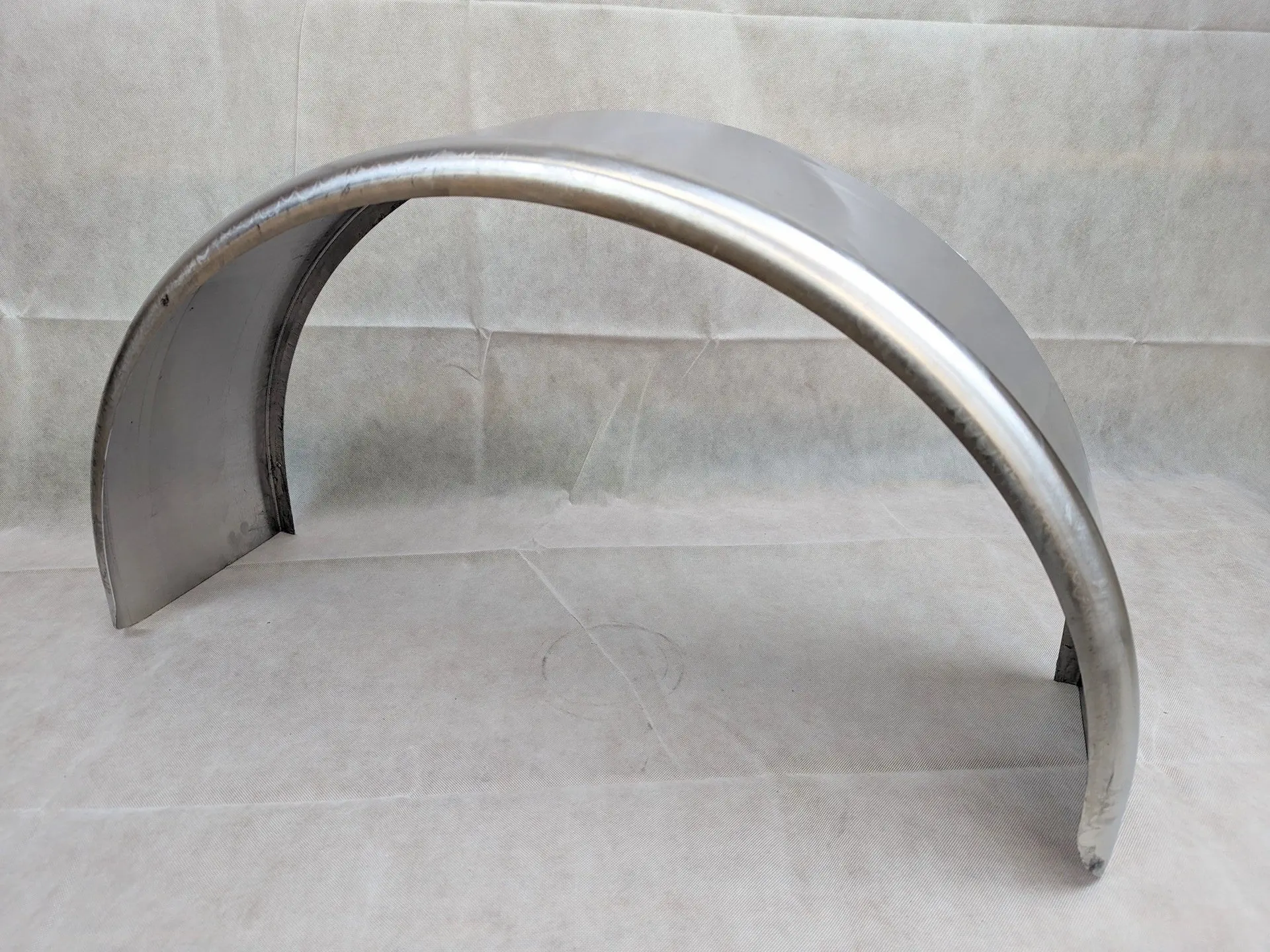 Kampco 32x9 Smooth Aluminum Single Axle Round Trailer Fender - One Fender