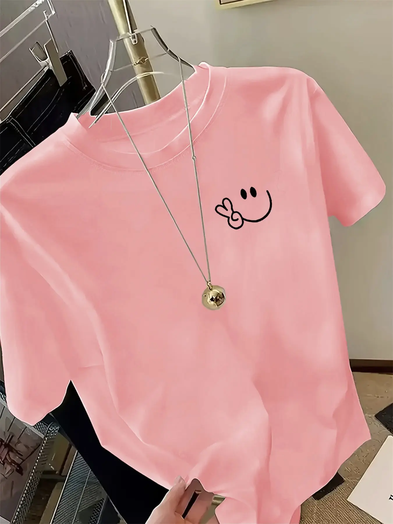 Women's Creative Iron-On Print Comfortable Casual Loose Slight Stretch Fit Round Neck T-Shirt, Stylish Daily Wear Everyday, Perfect for All Seasons