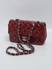 Pre-owned CHANEL Leather Shoulder Bags Red Quilted Patent Classic Rectangular Mini Flap Crossbody Bag JE454CC
