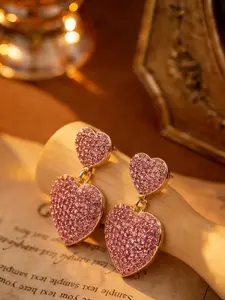 1 pair of fashionable and cute heart-shaped diamond studded earrings, suitable for daily wear, vacation and dating occasions, and also a surprising and exquisite small gift.