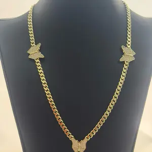 Gargantilla de Marisa’s en zirconia $2420 Size 16