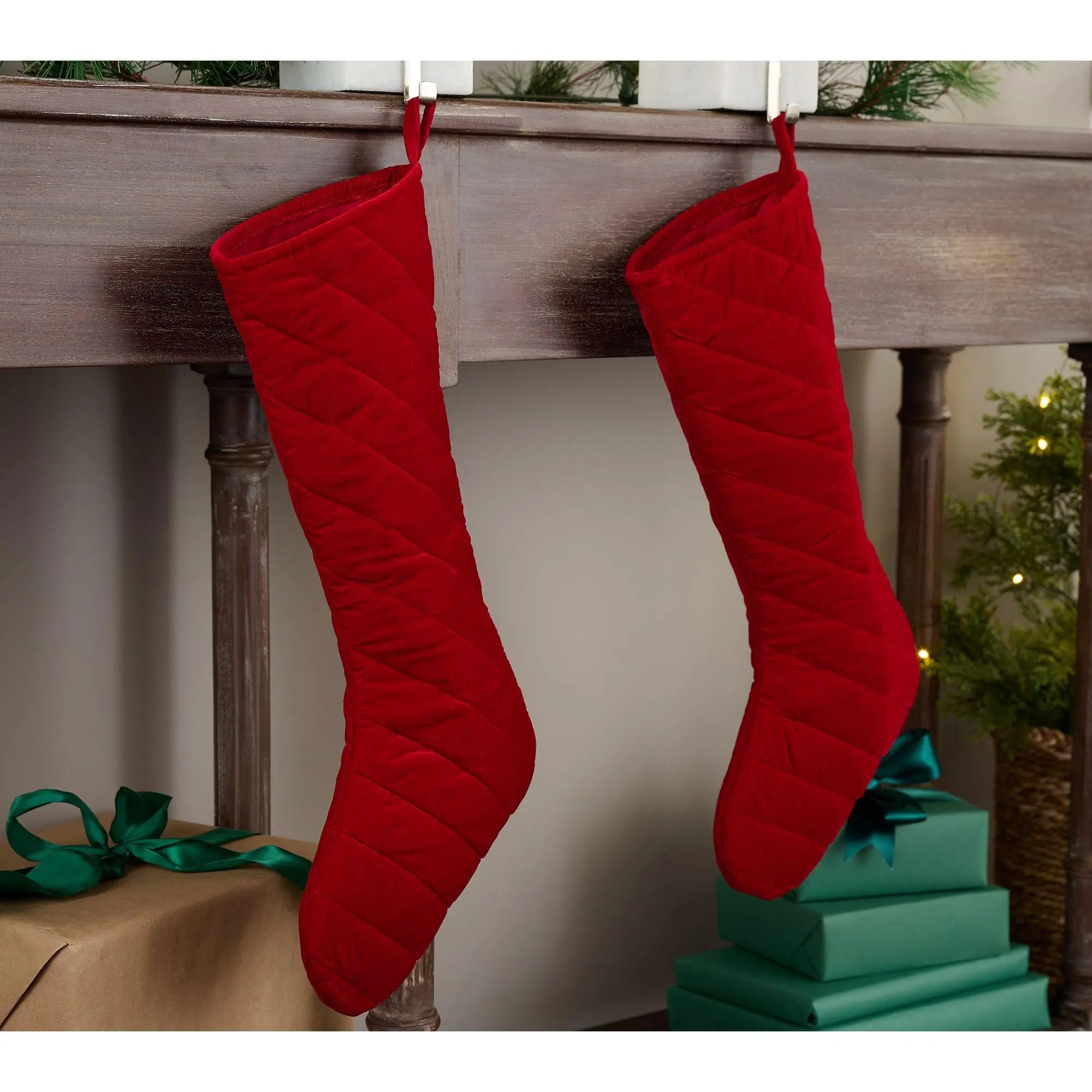 Sandra Lee Set of 2 Tufted Plush 20" Stockings Sandra Lee Set of 2 Tufted Plush 20" Stockings