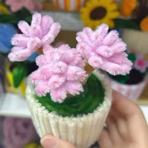Pipe Cleaner Flowers Pots - Small Floral Design with Green Leaf Accents, Ideal for Crafting and Decorating