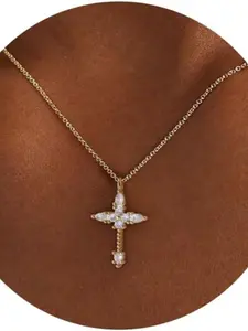 1 Piece of Minimalist & Unique Cross Pendant Necklace - Trendy, Cute & Dainty Collarbone Chain, Daily Wear Necklace, Exquisite & Elegant Jewelry Gift for Women, Versatile Daily Accessory