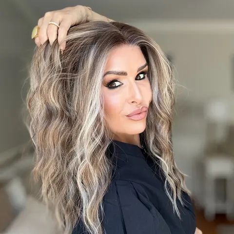 AISOM Mila Beige Dark Blonde Melt Color Water Wave 16 Inches 13x4 Free Part Glueless Lace Front Wig for Women with Scandinavian Hairline Low Density Natural Looking Synthetic Lace Wig