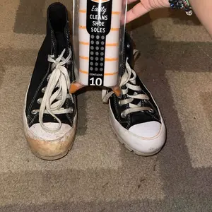 Product Review of SneakERASERS️ Instant Shoe Cleaner: 10 Pack from J**n