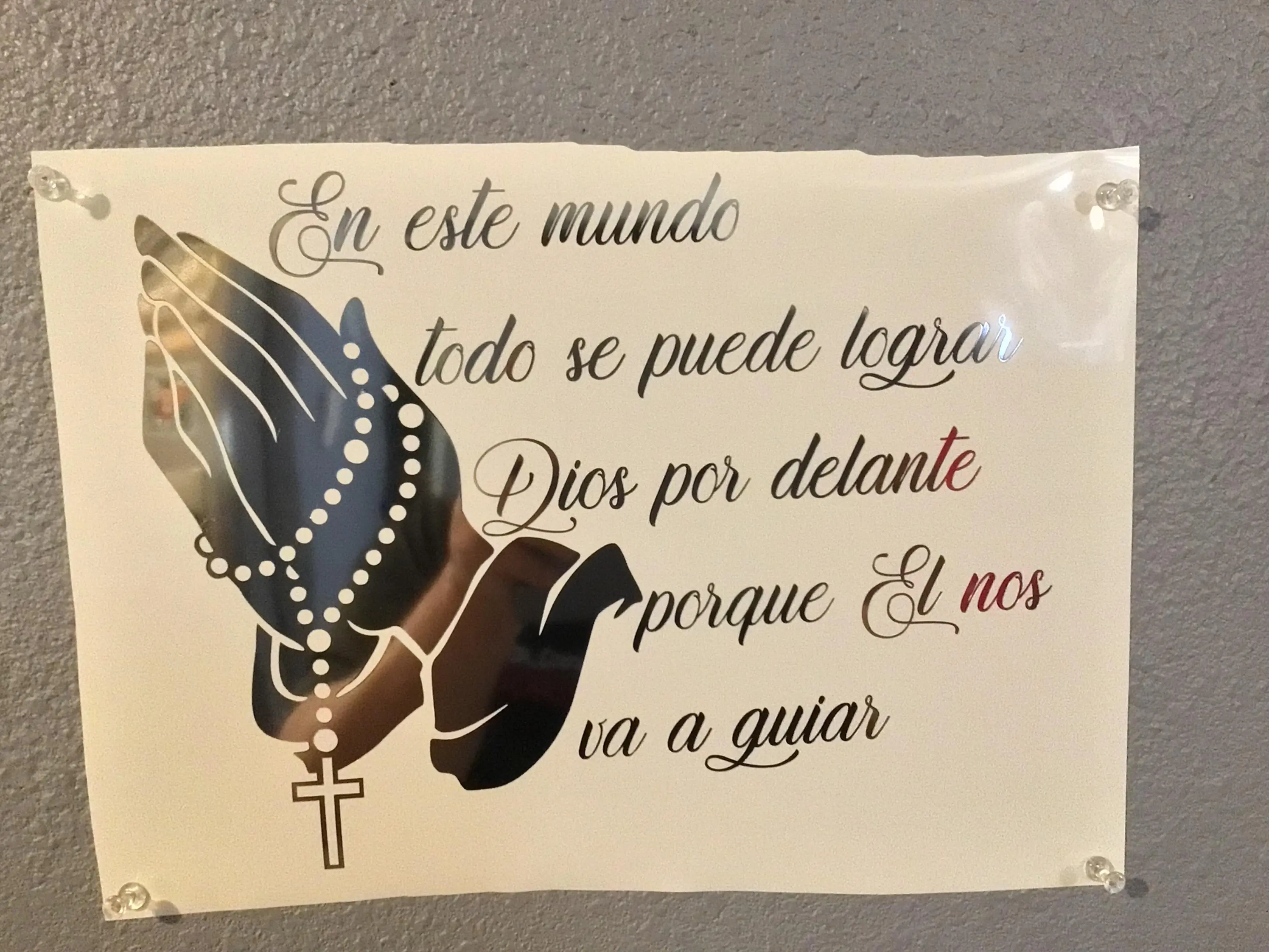 Dios Por Delante Vinyl Decal - Durable Vinyl for Cars & Trucks, 10in x 7.5in, Available in Various Colors, No Warranty