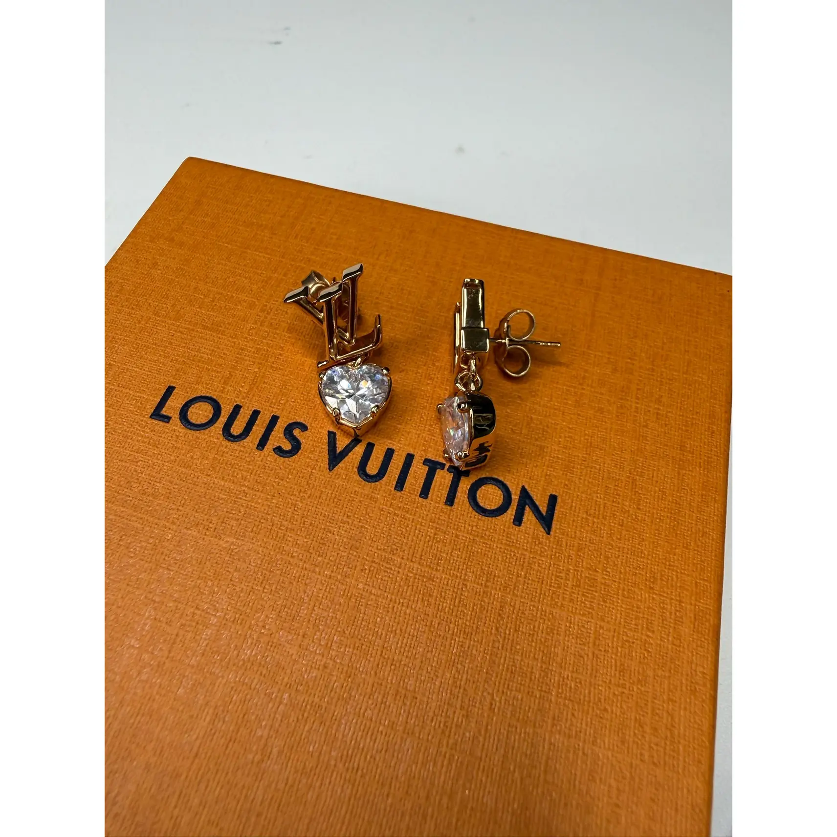 Pre-owned Louis Vuitton LV Iconic Heart Earrings (JP)