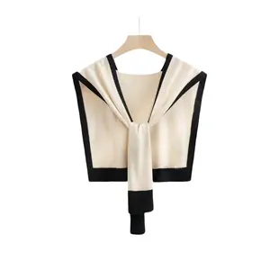 Dual-Color Knitted Shawl Dual-Color Knitted Shawl