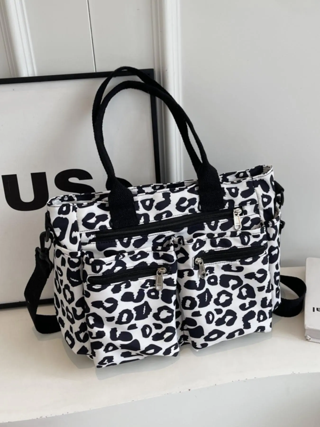 Leopard print black