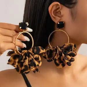 1 Pair Leopard Print Fabric Statement Earrings - Sexy Vacation Style, Large Circle Drop Earrings with Iron Ear Needle, Fashionable Unique Design for Banquets and Music Festivals