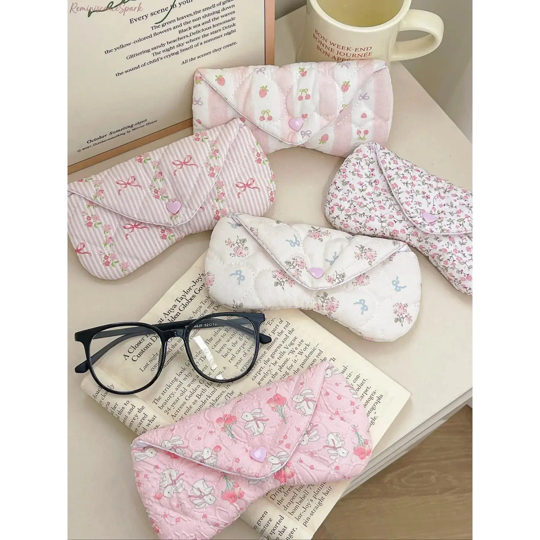 Girls Lovely Floral Heart Glasses Case, Quilted Soft Eyeglass Pouch, Lightweight Portable Storage Bag Ideal for Travel, Daily Use & Fashion Eyewear Protection