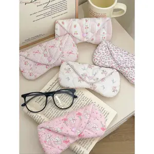 Girls Lovely Floral Heart Glasses Case, Quilted Soft Eyeglass Pouch, Lightweight Portable Storage Bag Ideal for Travel, Daily Use & Fashion Eyewear Protection tiktokshopspringglowup