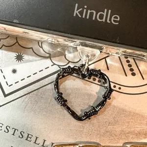 Dark Romance Reader Kindle Charm Thorn Heart Barbed Wire Dust Plug