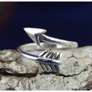 Sterling Silver wrap style slightly adjustable arrow ring sizes 5-10