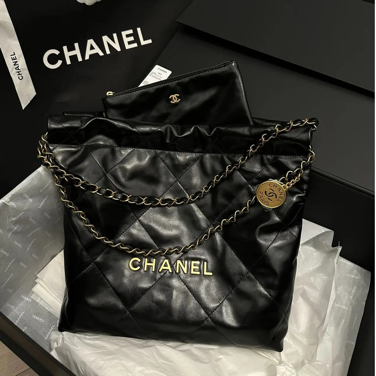 Pre-owned CHANEL 22 shopper tote bag round coin charm matching CC zipper pouch aged gold hardware 5884