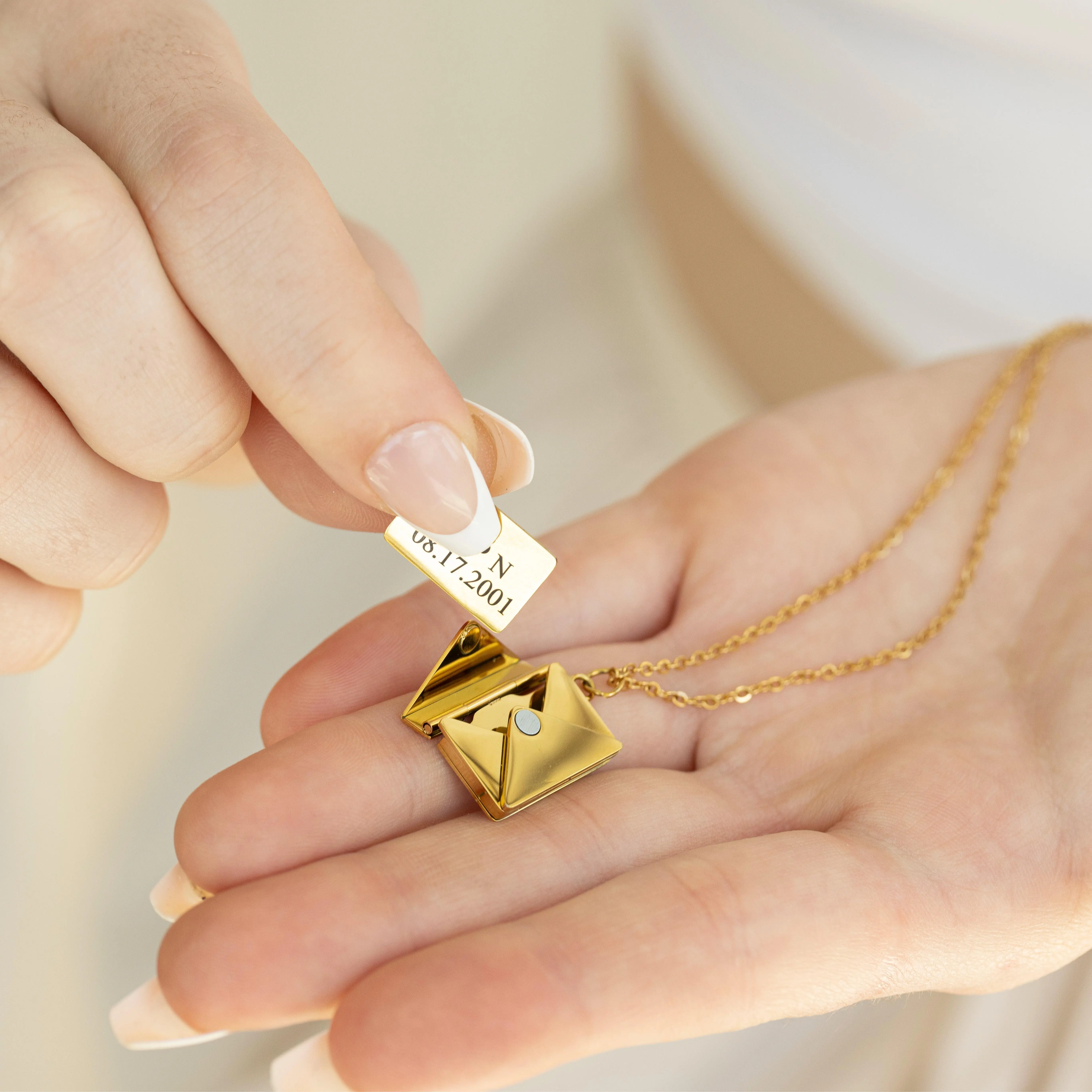 Gold Engraved Custom Envelope Necklace - Elegant Design with Personalized Engraving for Special Occasions & Thoughtful Gifts