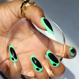 U[F]NO - TENX SHAPE SHIFTING PRESS ON NAILS