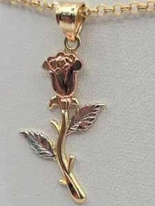 10k Dije de Rosa tres tono