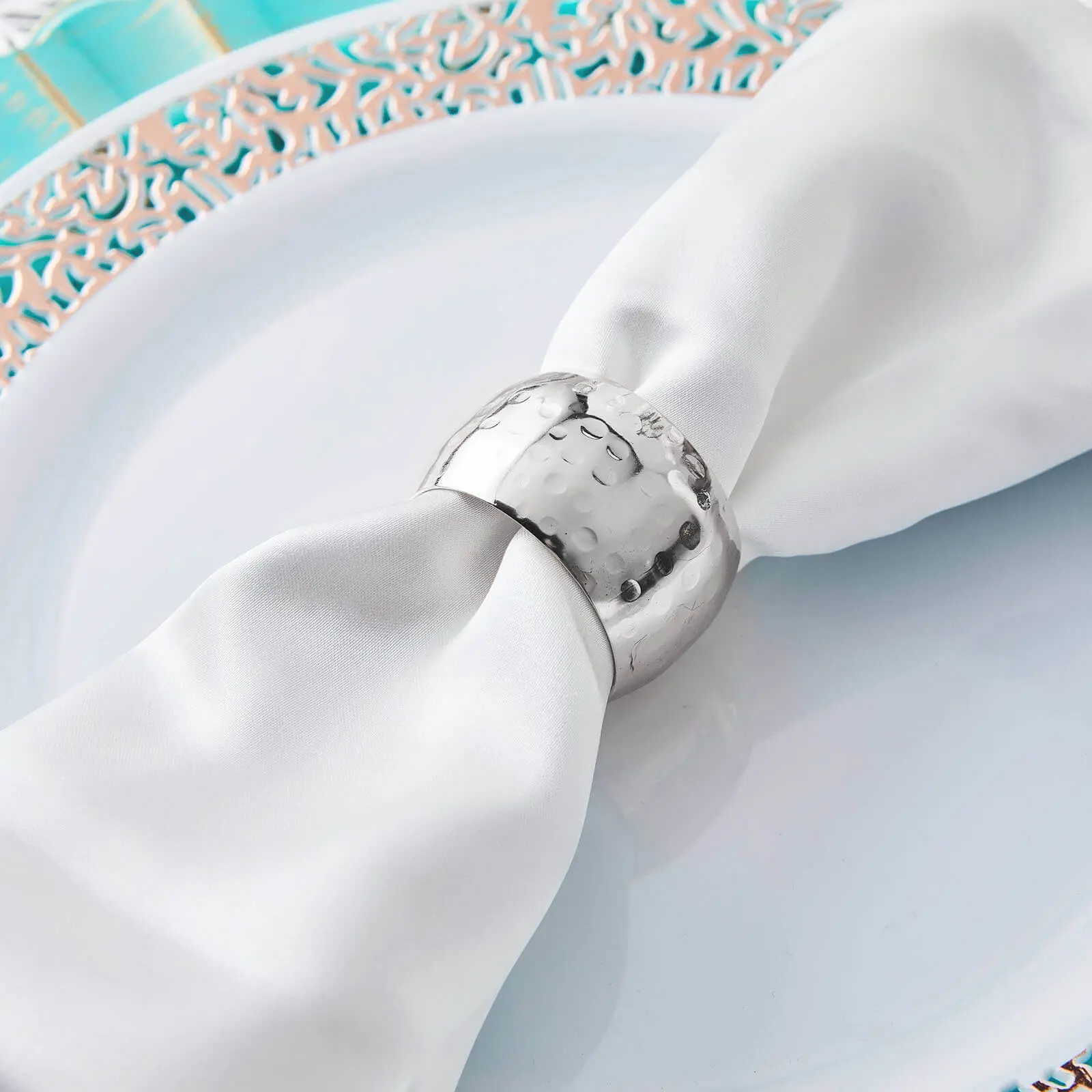 4-Pack Classic Metallic Silver Hammered Metal Napkin Rings, Kitchen Tableware Accessory Set for Wedding, Banquet, Restaurant Tableware Use