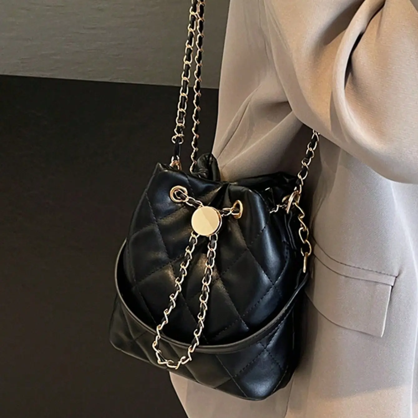 Quilted Bucket Bag for Women with Drawstring Top and Chain Straps, Everyday Shoulder Purse for Shopping and Dinner Dates